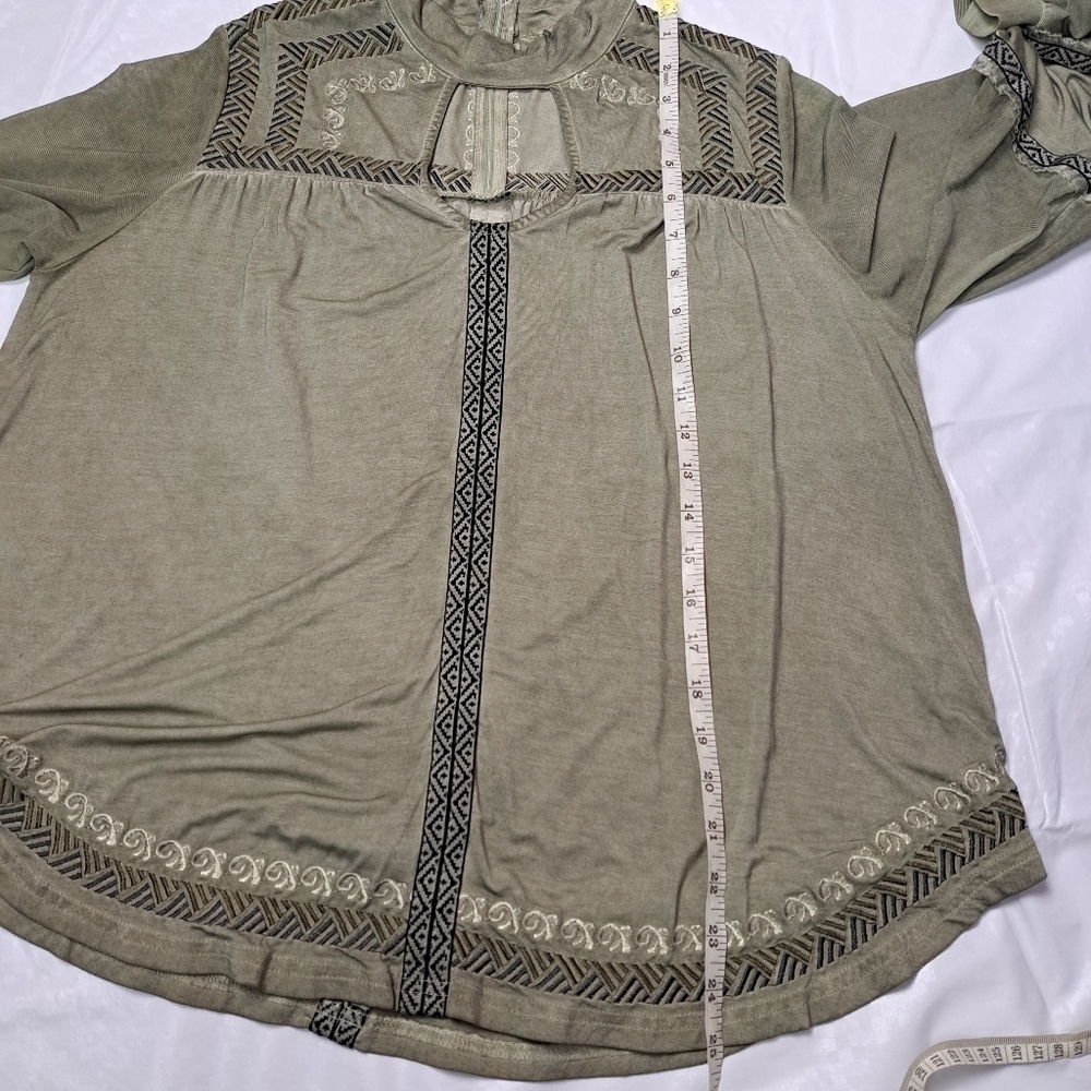 𝅺POL Boho Embroidered‎ Top - Picture 8 of 9